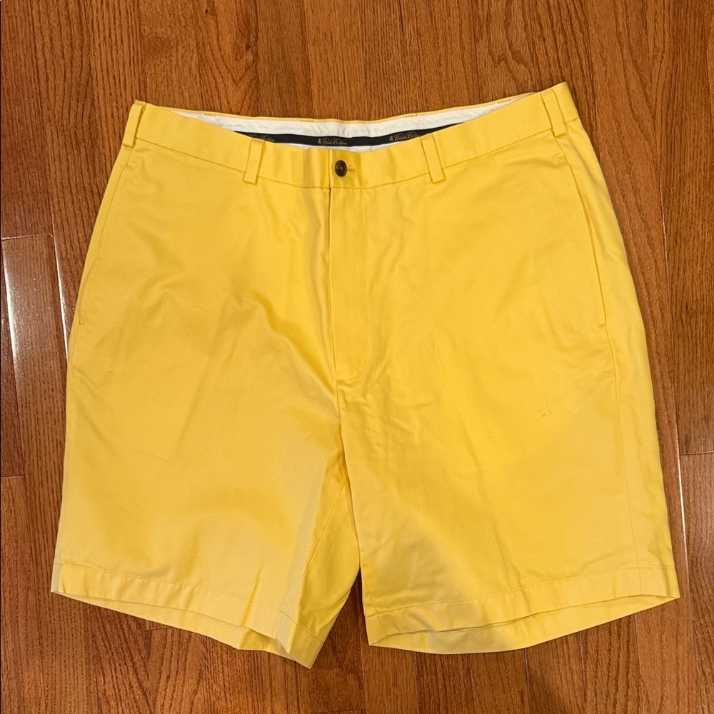 Brooks Brothers Yellow Flat Front Men's Shorts